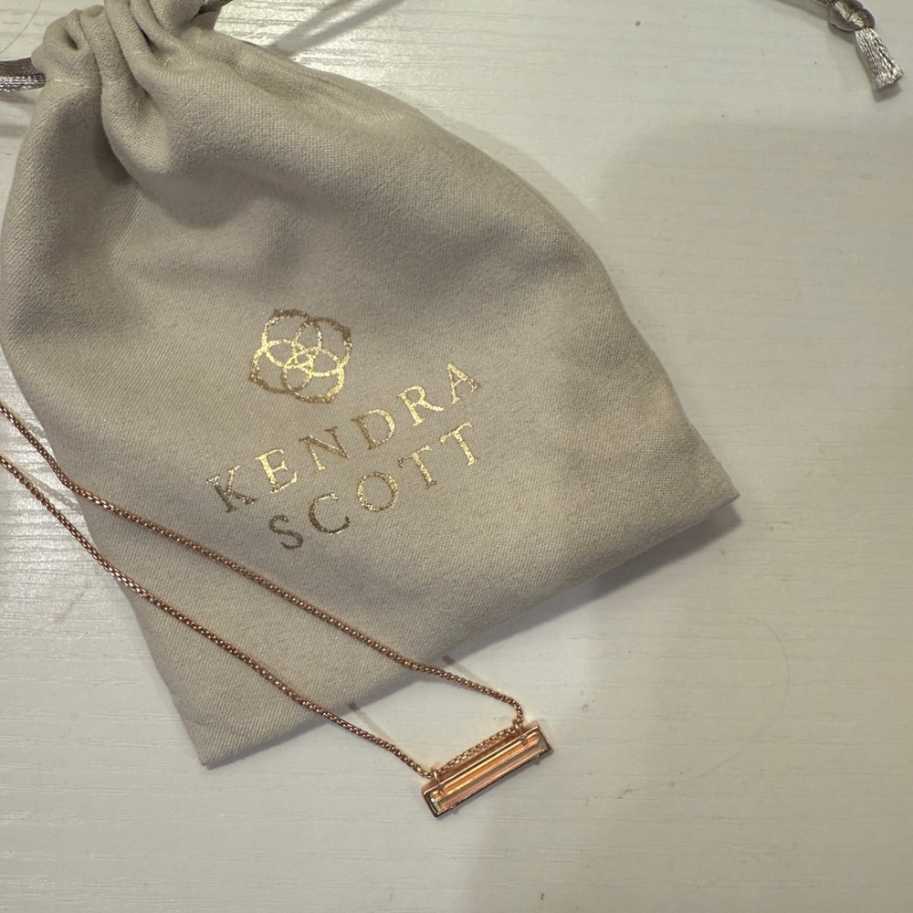 Kendra Scott Leanor Rose Gold Pendent Necklace